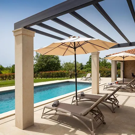 Beautiful Frida With Pool In Vizinada Villa *