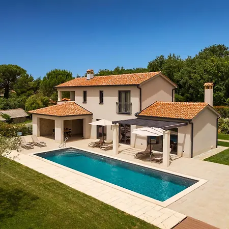 Beautiful Frida With Pool In Vizinada Villa Vranje Selo