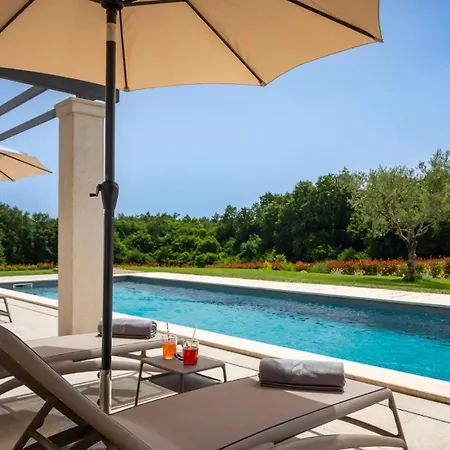 Villa Beautiful Frida With Pool In Vizinada